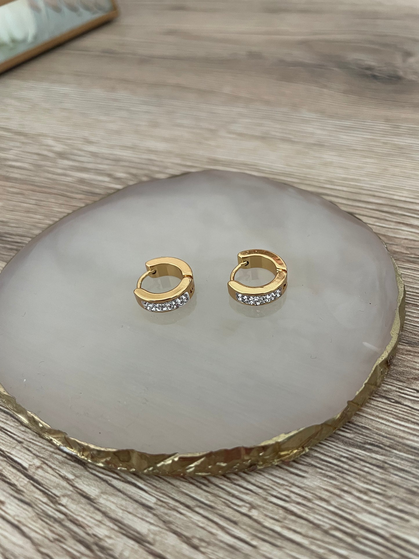 Boucles d’oreilles (petites) créoles Marine strass, acier inoxydable doré.