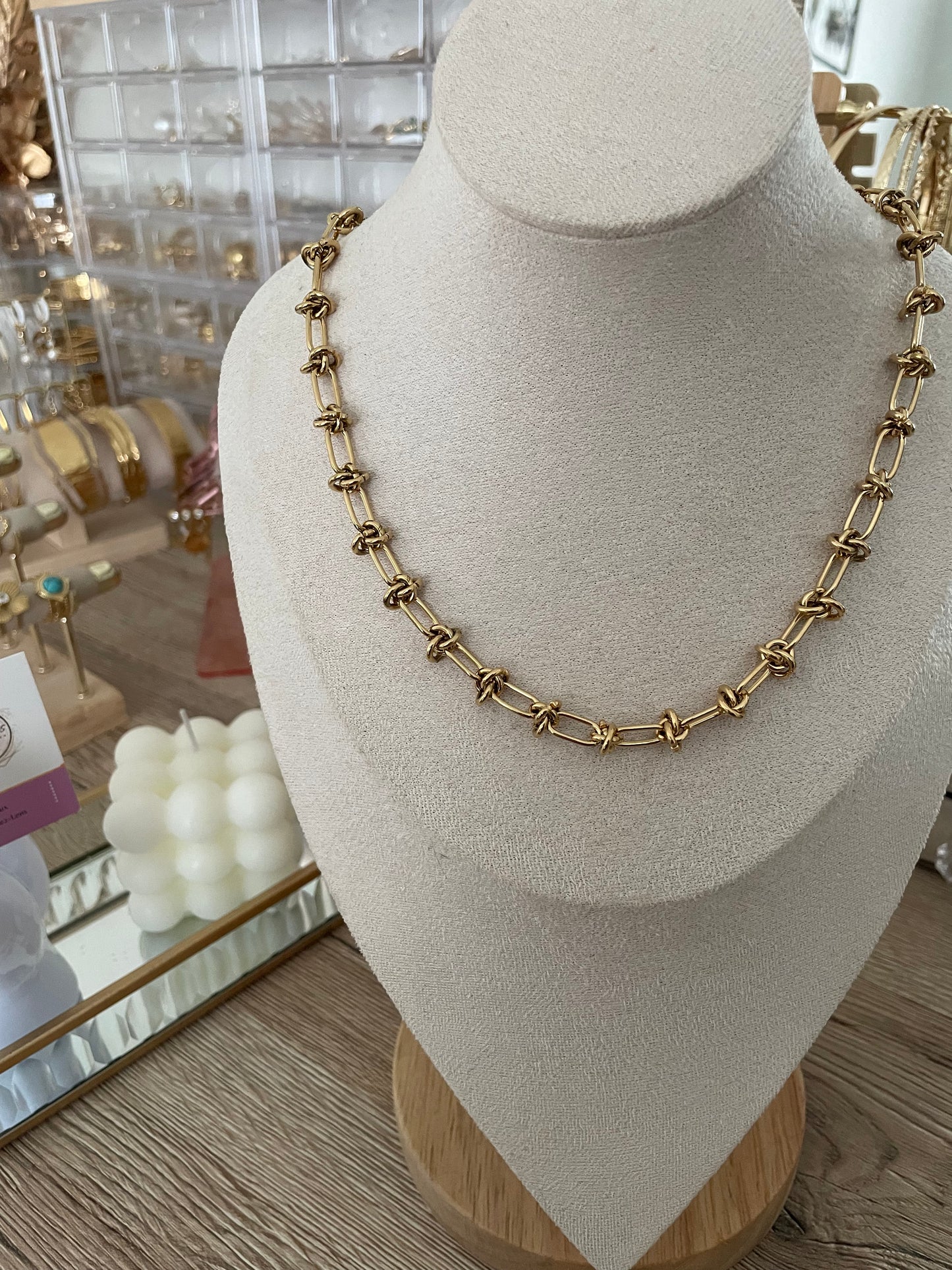 Collier noeuds Erika, acier inoxydable doré.