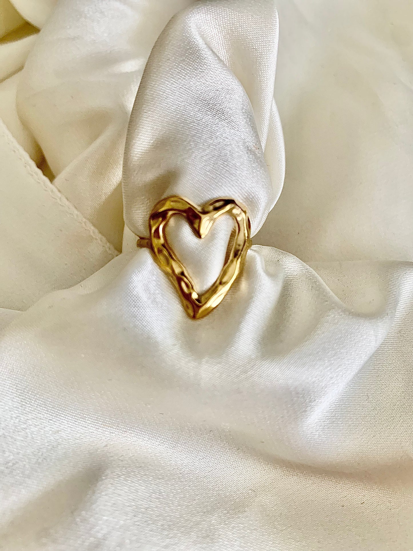 Bague zéphrine coeur réglable , acier inoxydable doré .