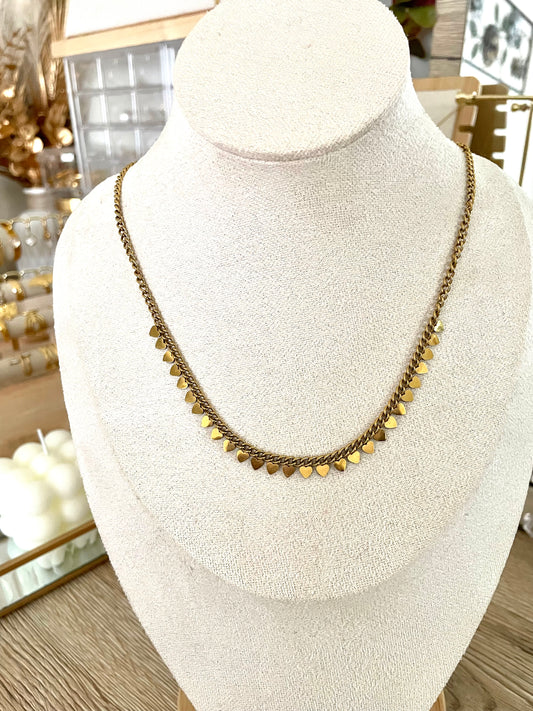 Collier Félicia , petits cœurs acier inoxydable doré.
