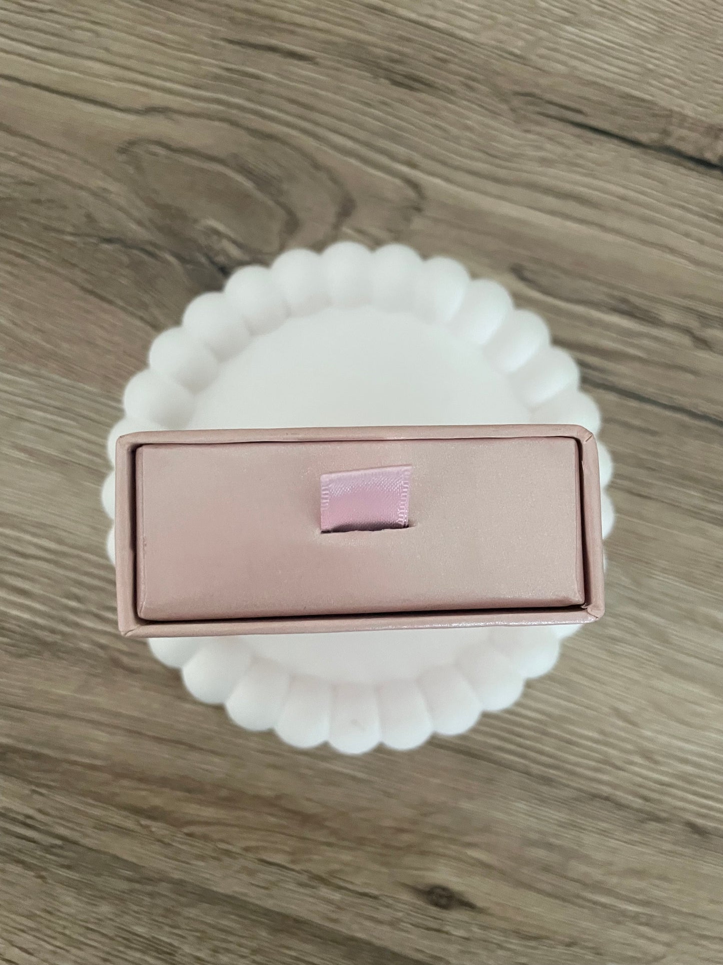 Petite boîte pour bijoux à offrir .