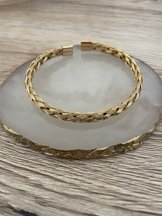 Bracelet Trycia tressé, acier inoxydable doré.