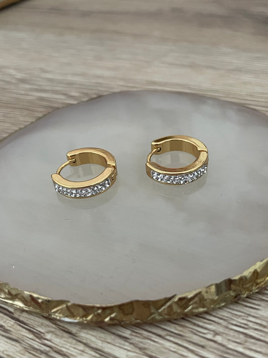 Boucles d’oreilles (moyennes) créoles Marine strass, acier inoxydable doré.