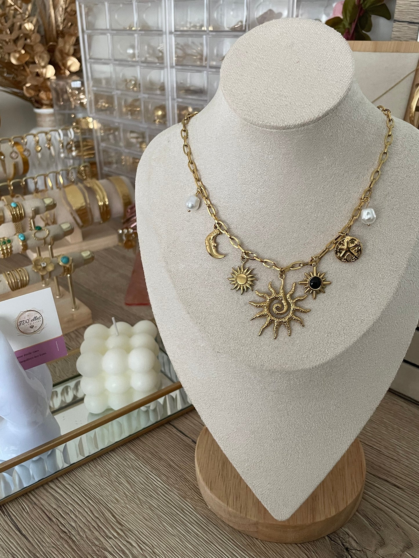 Collier Charms Lydia soleil, acier inoxydable doré.