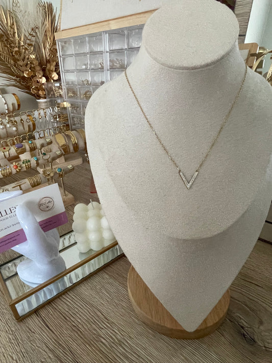 Collier Victorie forme V strass, acier inoxydable doré.