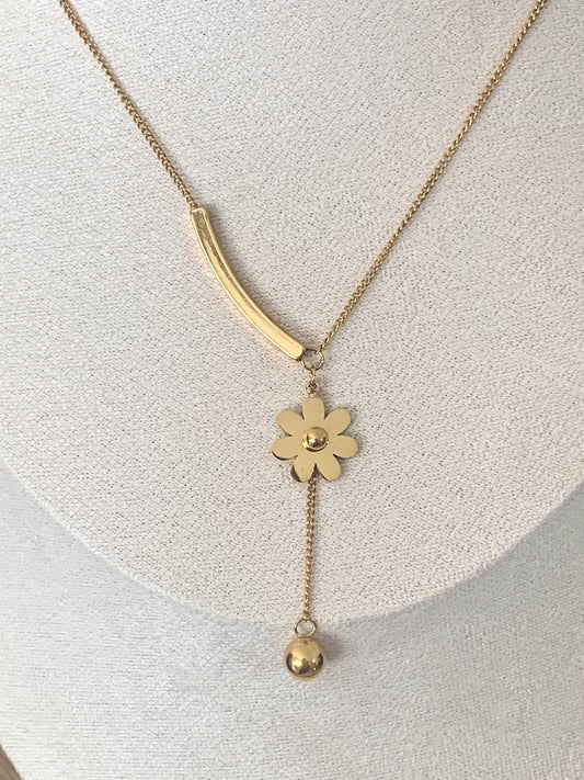 Collier Lisa fleur, acier inoxydable doré.
